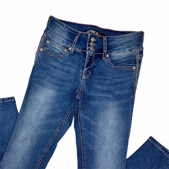 4/$30. Bottoms Up skinny jeans. Size 26. Good condition. - Picture 2 of 2